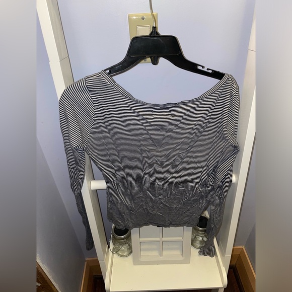 HOLLISTER long sleeve waist top - Picture 4 of 4